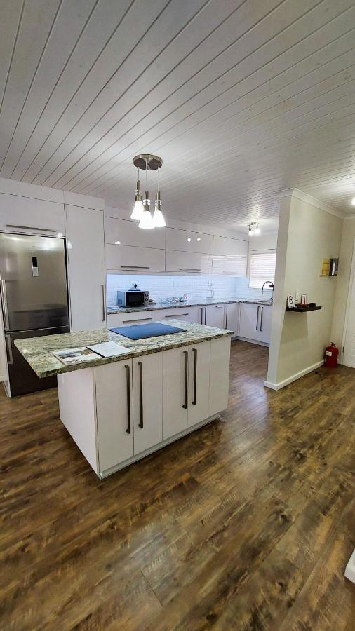 Nautilus 2 Bedroom Self-Catering Apartment Swakopmund Bagian luar foto