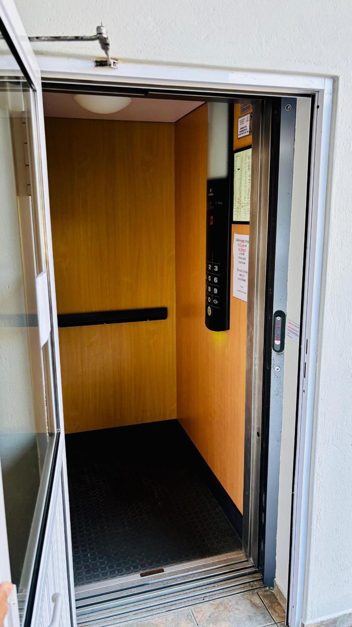Nautilus 2 Bedroom Self-Catering Apartment Swakopmund Bagian luar foto